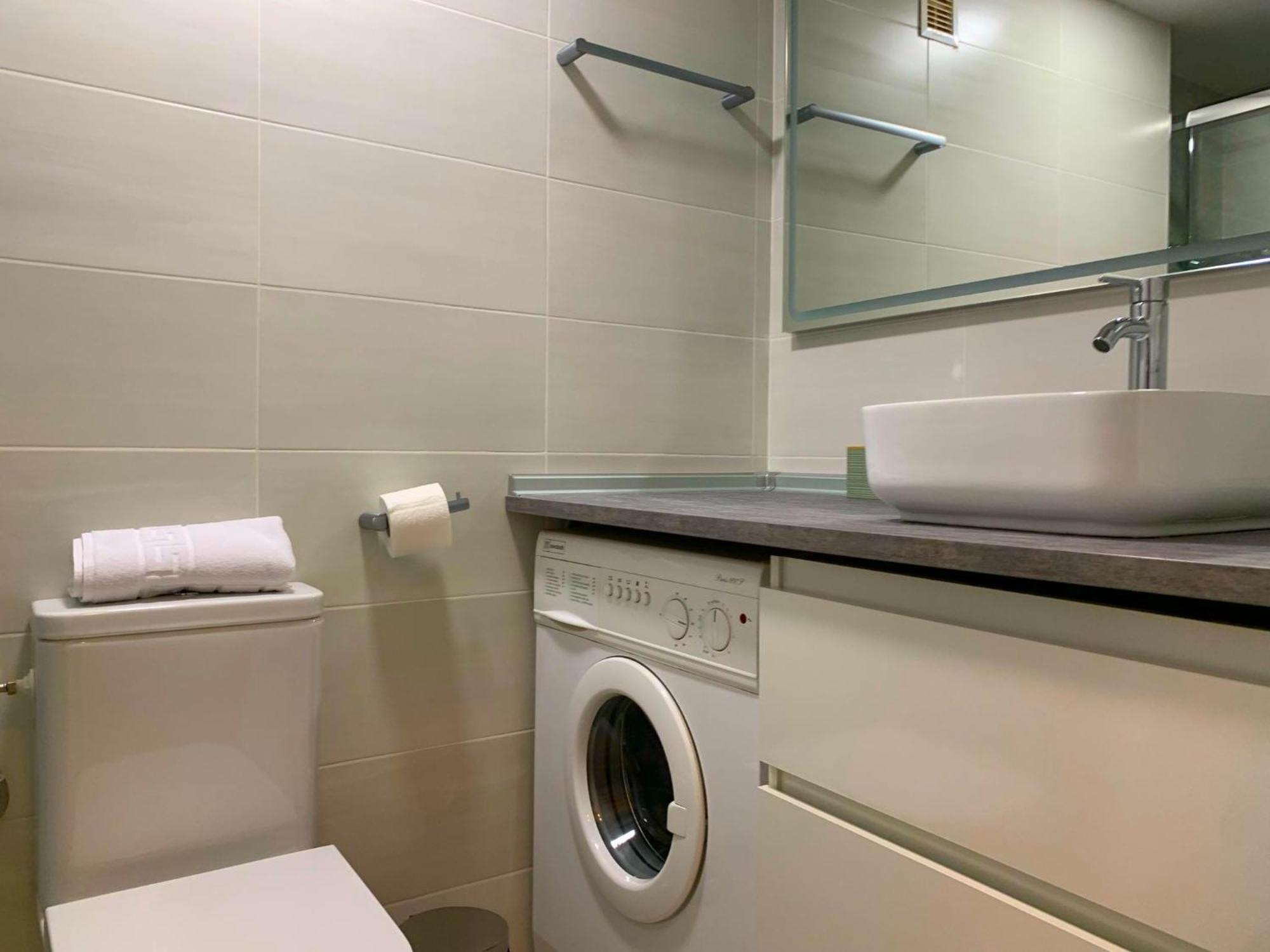 Apartamento El Nuevo Corazon De Triana Next Feria Renovado Febrero 2025 Sevilla Exterior foto